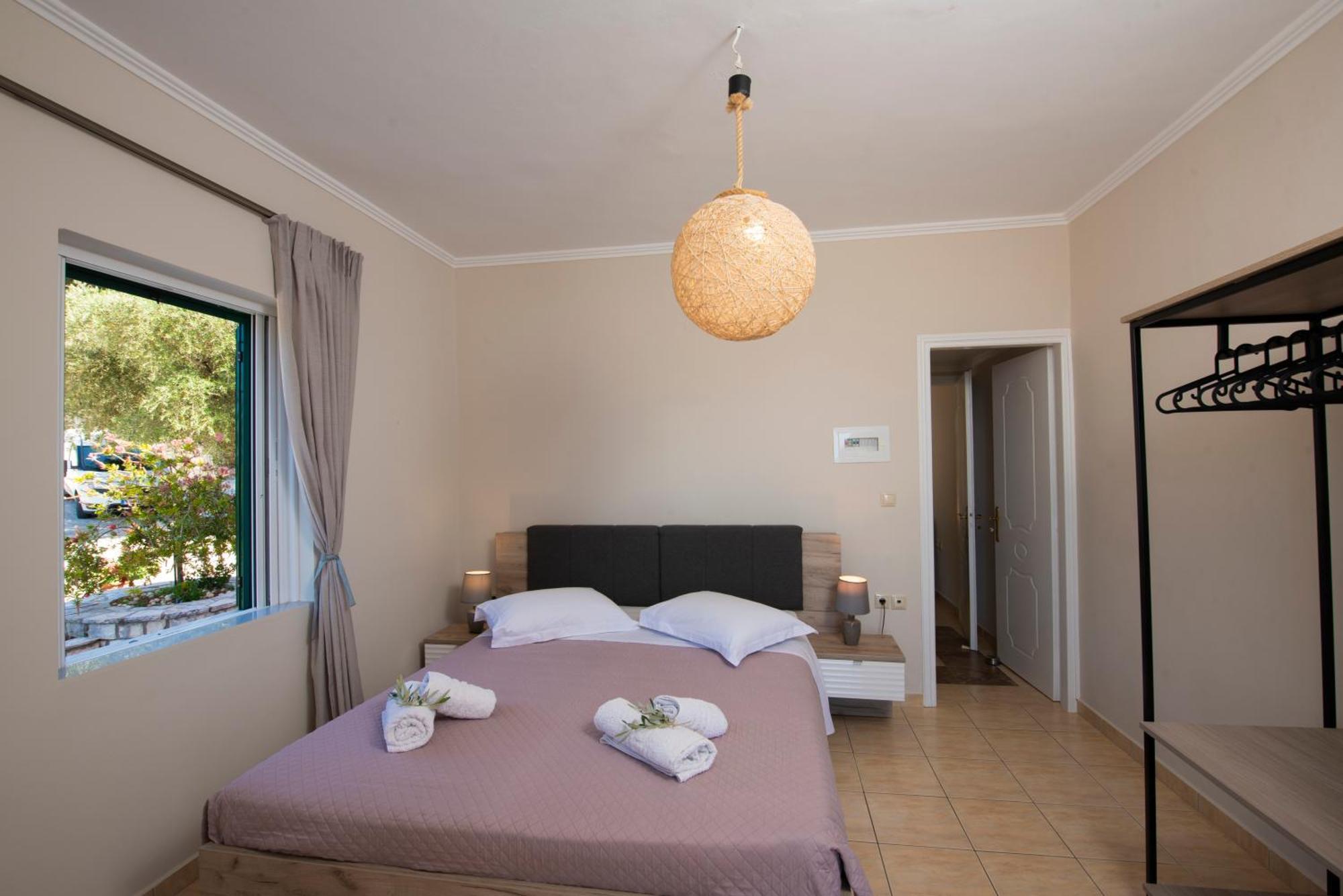 Agnantio Apartment Agios Nikitas Exterior photo